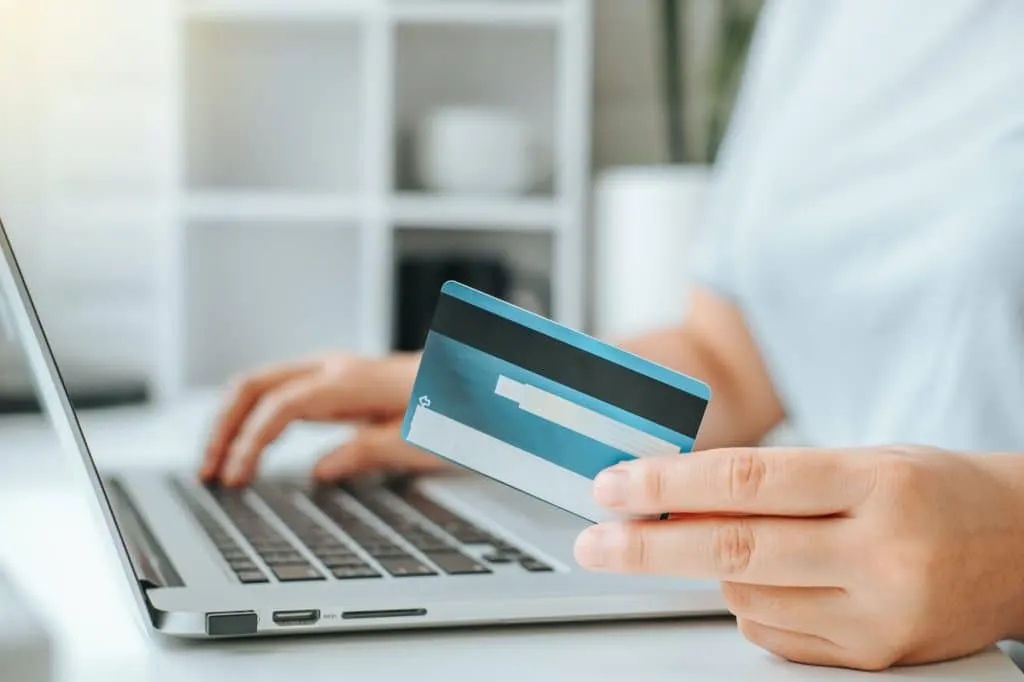Revolutionize your business with simplified online commerce: discover the keys to success!