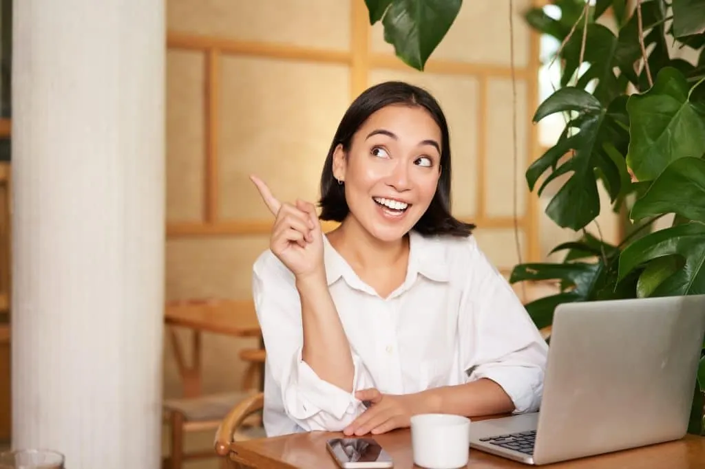 Advertising communication: Waxoo presents its services